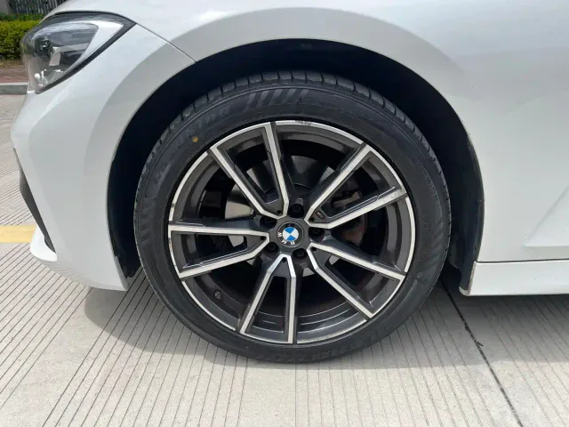BMW 3 Series — Фото автомобиля 12