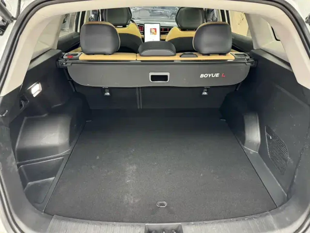 Geely Boyue L — Фото автомобиля 8