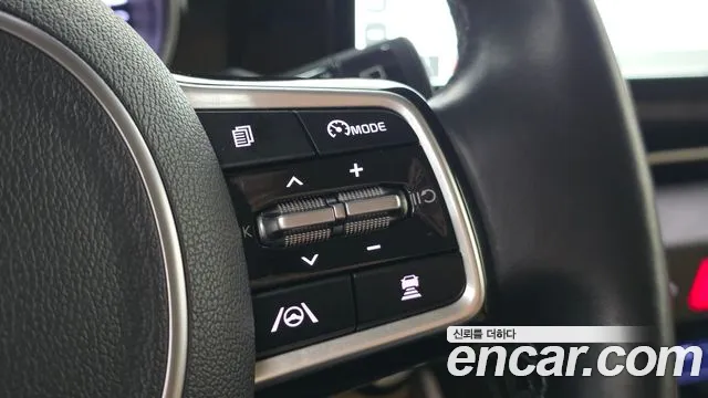 Kia Carnival Generation 4 — Фото автомобиля 21