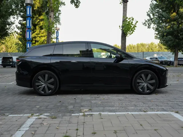 Li Auto i6 — Фото автомобиля 4