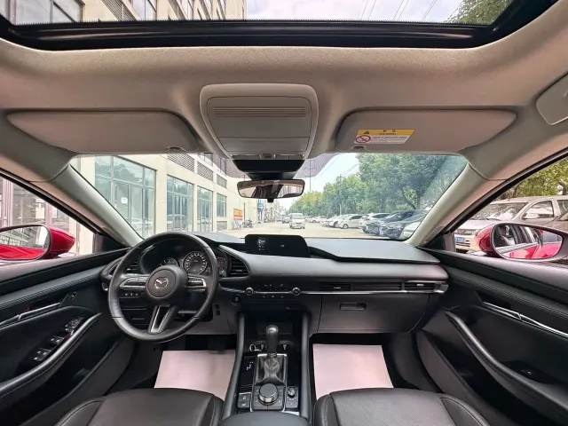 Mazda Axela — Фото автомобиля 6
