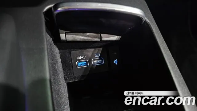 Genesis GV70 — Фото автомобиля 12