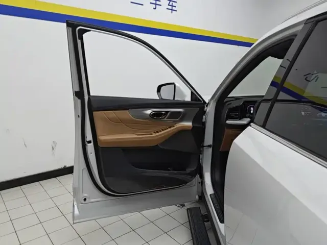GAC Trumpchi Trumpchi ES9 2024 Model PHEV 143km Traveller Max — Фото автомобиля 7