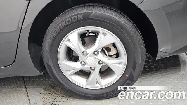 Hyundai AVANTE Avante (CN7) — Фото автомобиля 16