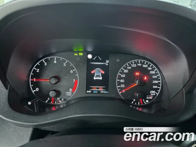 Toyota Yaris(Vitz) — Фото автомобиля 7