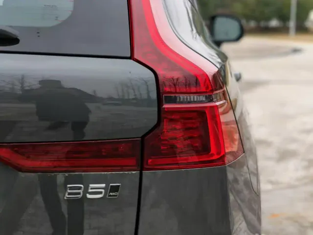 Volvo XC60 — Фото автомобиля 11