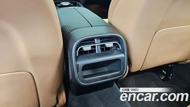 Mercedes-Benz E-Class — Фото автомобиля 30