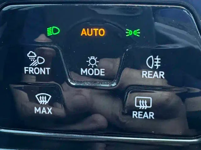 Volkswagen Golf — Фото автомобиля 16