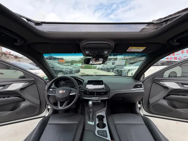 Cadillac CT4 — Фото автомобиля 10