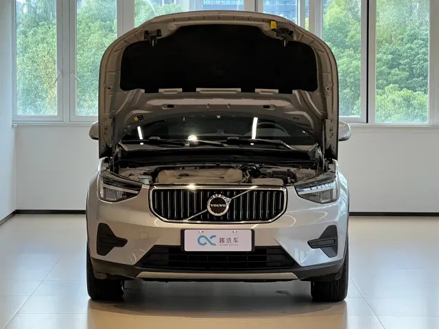 Volvo XC40 — Фото автомобиля 14