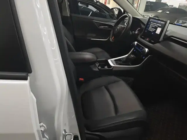 Toyota RAV4 — Фото автомобиля 24