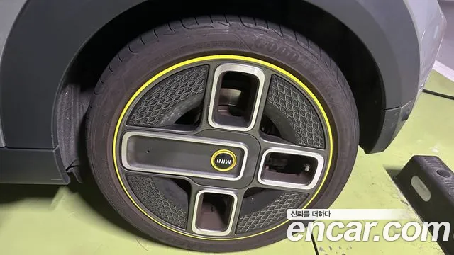 MINI Cooper Cooper Electric — Фото автомобиля 5