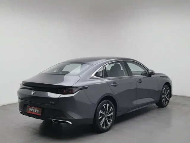 Changan Eado — Фото автомобиля 2