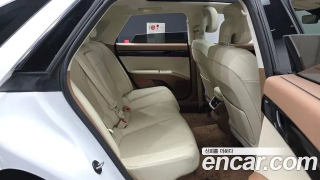 Hyundai Grandeur GN7 — Фото автомобиля 12