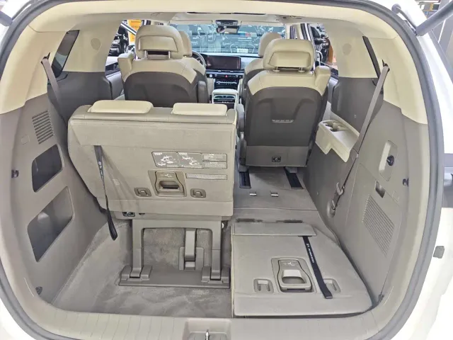 Kia Carnival — Фото автомобиля 11