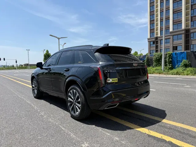 Cadillac XT5 — Фото автомобиля 9