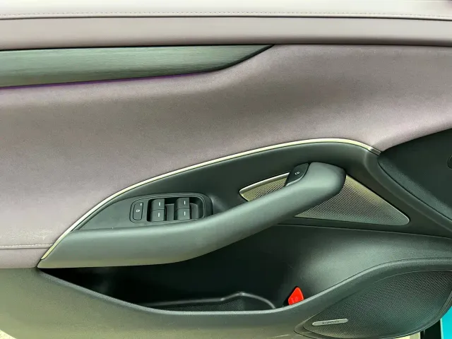 Xiaomi SU7 — Фото автомобиля 13