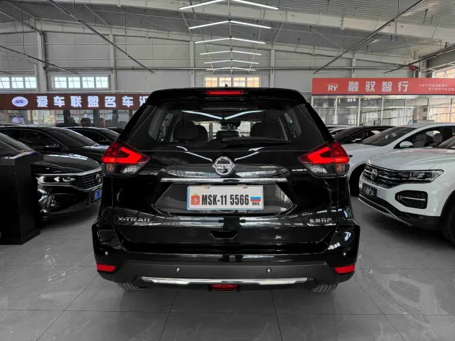 Nissan X-Trail — Фото автомобиля 5