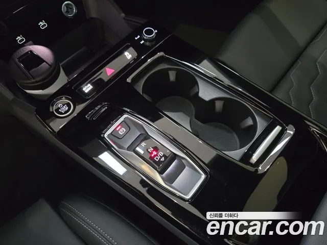 Audi A6 e-Tron — Фото автомобиля 9