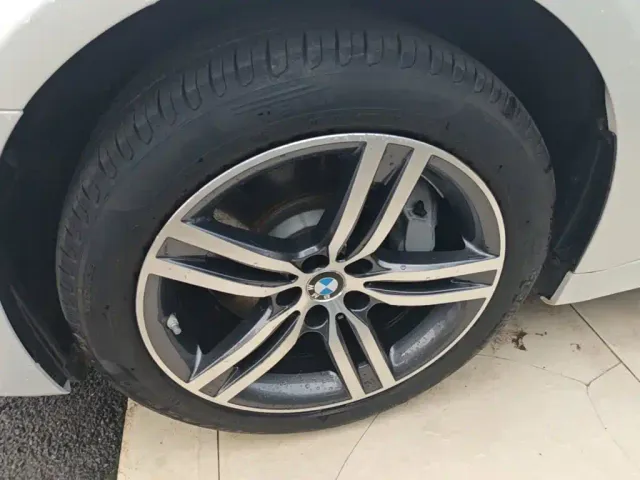 BMW 5 Series — Фото автомобиля 22
