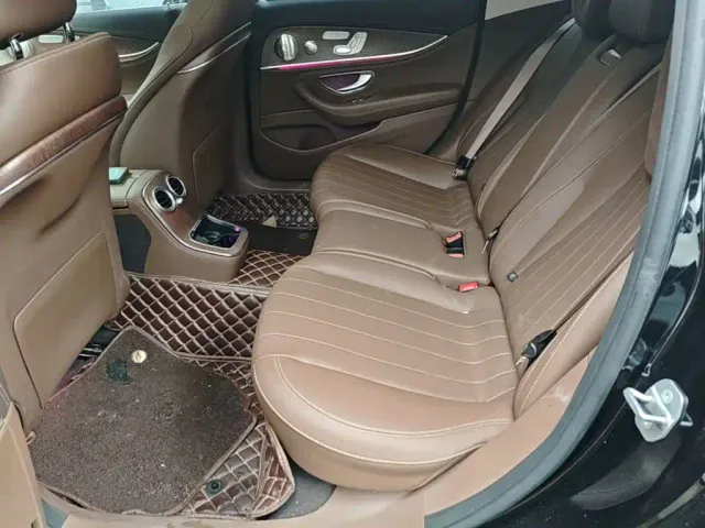 Mercedes-Benz E-Class — Фото автомобиля 16