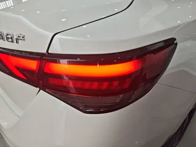 Nissan Sylphy — Фото автомобиля 7