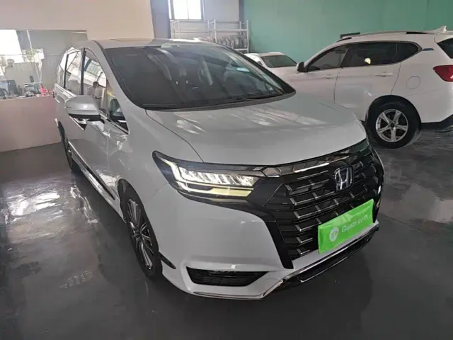Honda Elysion — Фото автомобиля 21