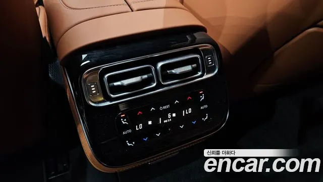 Mercedes-Benz S-Class — Фото автомобиля 30