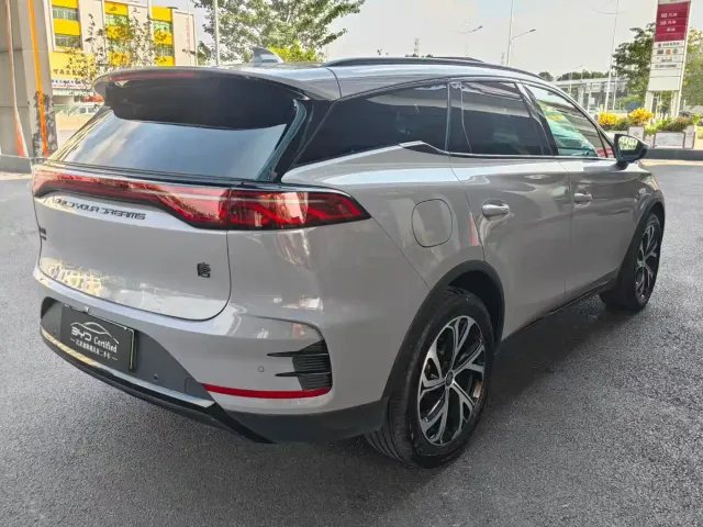 BYD Tang — Фото автомобиля 7