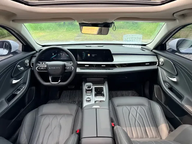 Chery Arrizo 8 — Фото автомобиля 6