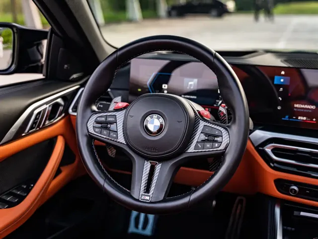 BMW M4 — Фото автомобиля 11