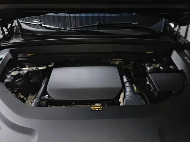 Li Auto L8 — Фото автомобиля 19