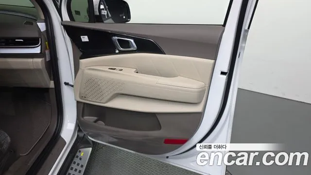 Kia Carnival Generation 4 — Фото автомобиля 25