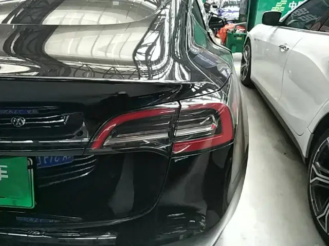 Tesla Model 3 — Фото автомобиля 7