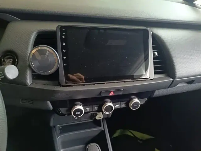 Honda Fit — Фото автомобиля 12
