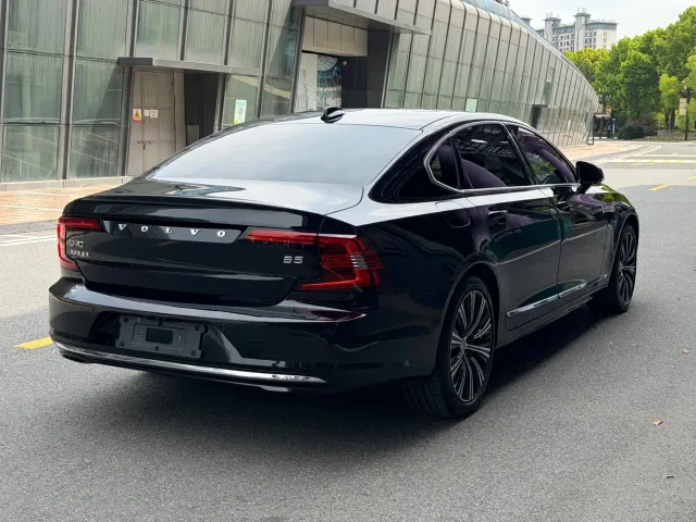 Volvo S90 — Фото автомобиля 7