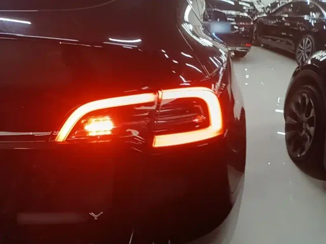 Tesla Model Y — Фото автомобиля 7