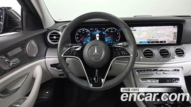 Mercedes-Benz E-Class — Фото автомобиля 19
