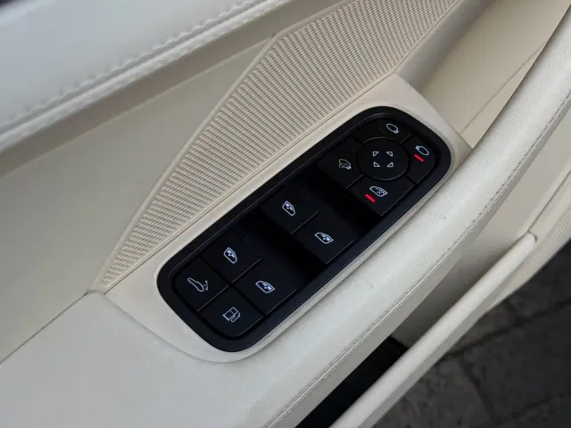 Porsche Panamera — Фото автомобиля 17