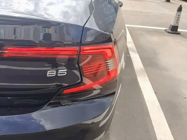 Volvo S90 — Фото автомобиля 7