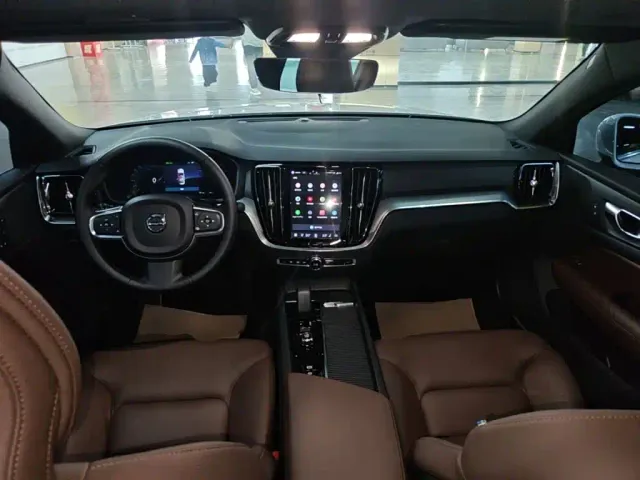Volvo S60 — Фото автомобиля 9