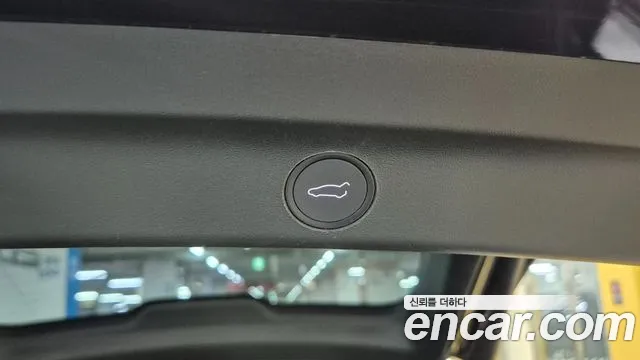 Tesla Model Y — Фото автомобиля 14