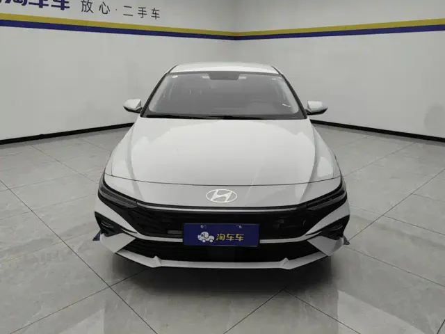 Hyundai Elantra — Фото автомобиля 2