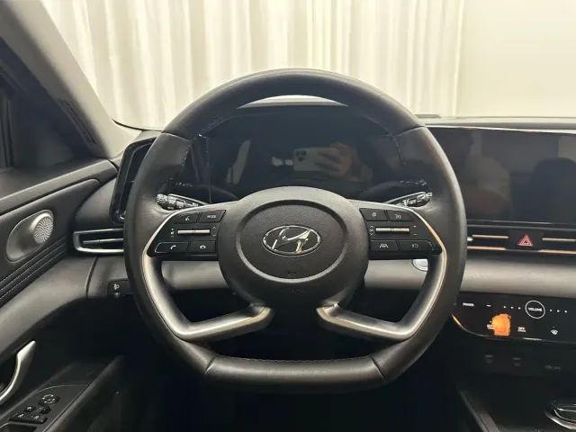 Hyundai Elantra — Фото автомобиля 10