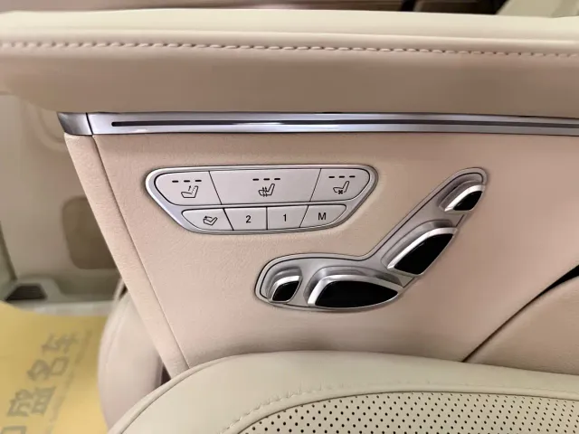 Mercedes-Benz V-Class — Фото автомобиля 14