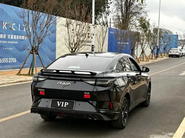 Dongfeng Yixuan — Фото автомобиля 4