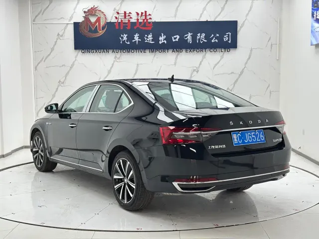 Skoda Superb — Фото автомобиля 4