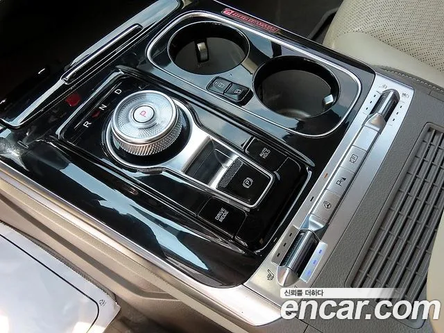 Kia Canival Carnival 4 поколение Бензин 7 мест Hi-Limousine — Фото автомобиля 10