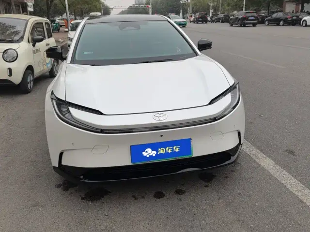 Toyota bZ5 — Фото автомобиля 2