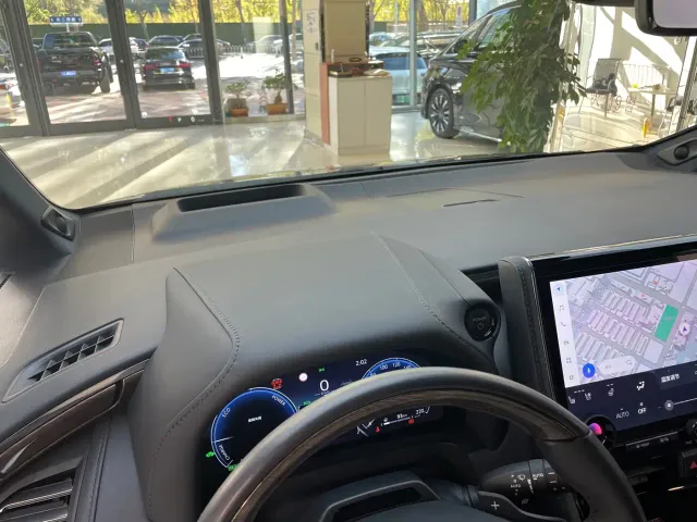 Toyota Alphard — Фото автомобиля 6